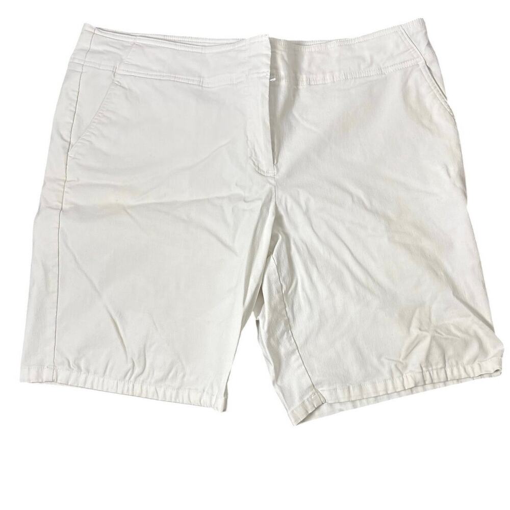 Women’s IZOD Golf shorts size 18 white
